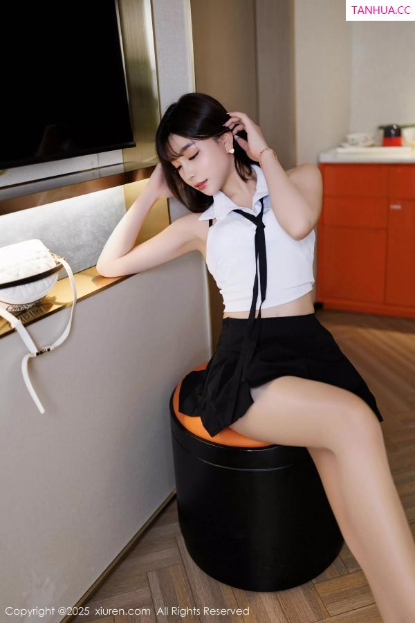 陈芝 芝芝Booty [XiuRen]高清写真图 2025.03.20 No.10048 徐莉芝Booty 婀娜妩媚第13张图片